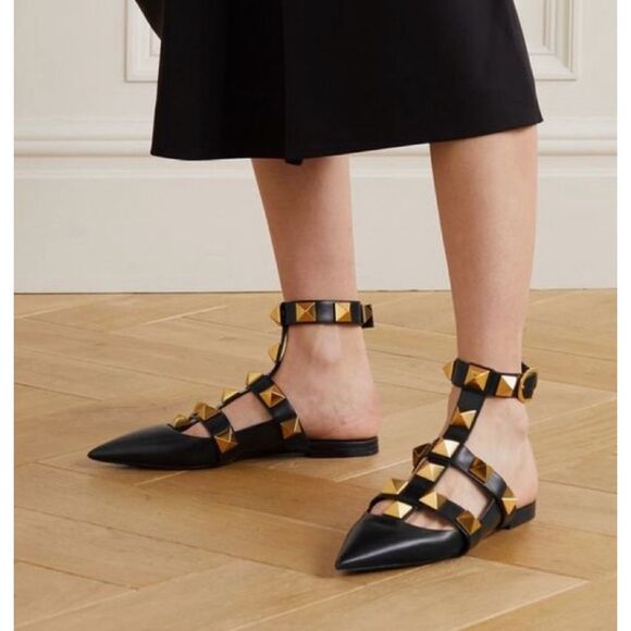 VALENTINO Roman Rockstud Black Gold Cage Flat 38.5 Pointed Toe Leather Gladiator - Picture 15 of 15